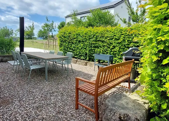 בית נופש Mit Baukulturpreis In Der Suedeifel - Traenk בטינגן